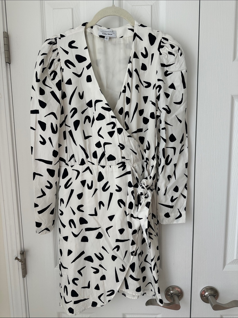 & Other Stories Monochrome Abstract 80s style Print Wrap Mini Dress